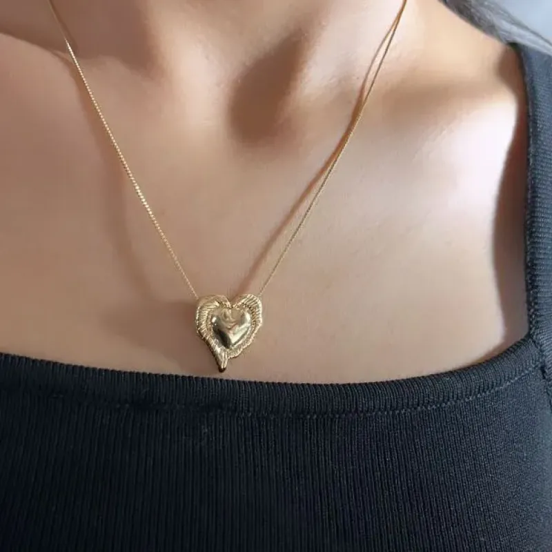 Colar Coração com Moldura