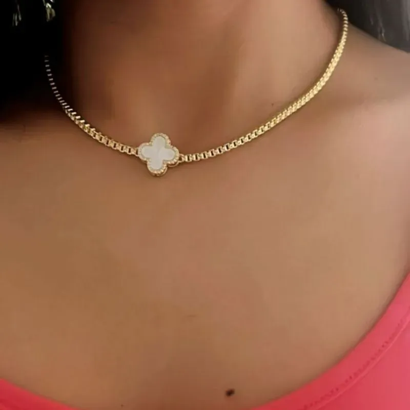COLAR IMPORTADO TREVO CRAVEJADO FOLHEADO EM OURO 18K