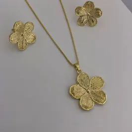 CONJUNTO FLOR FOLHEADO EM OURO 18K CONJUNTO FLOR FOLHEADO EM OURO 18K