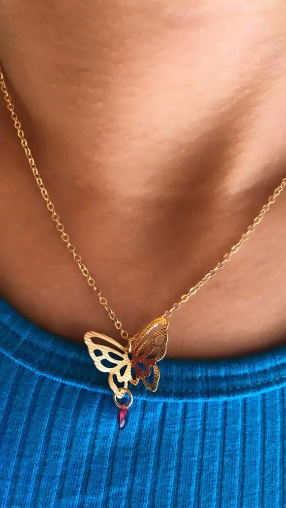 Colar YSE  Borboleta Vazada com Zircônia Folheado a Ouro