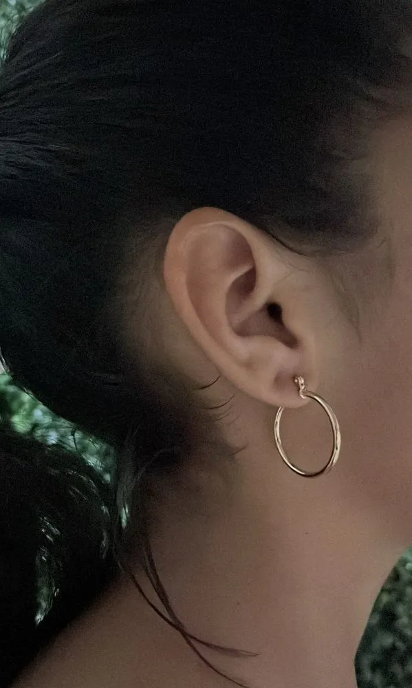 Argola Tubo Lisa P Folheada em Ouro 18k