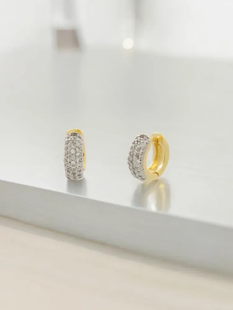 Argola Cravejada Tres Fileiras de Zircônias