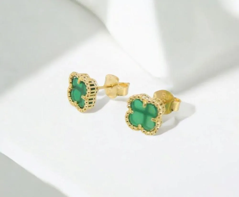 BRINCO TREVO VAN CLEEF PEDRA VERDE FOLHEADO EM OURO 18K