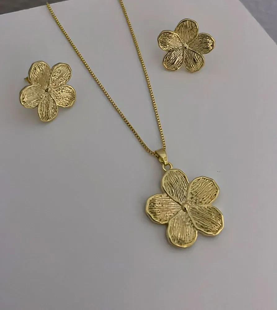 CONJUNTO FLOR FOLHEADO EM OURO 18K