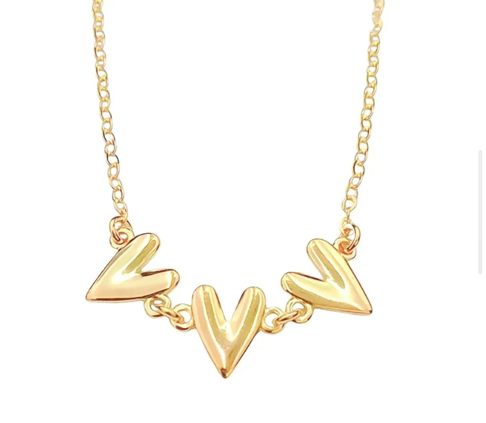 CHOCKER 3 CORAÇÕES FOLHEADA EM OURO 18K