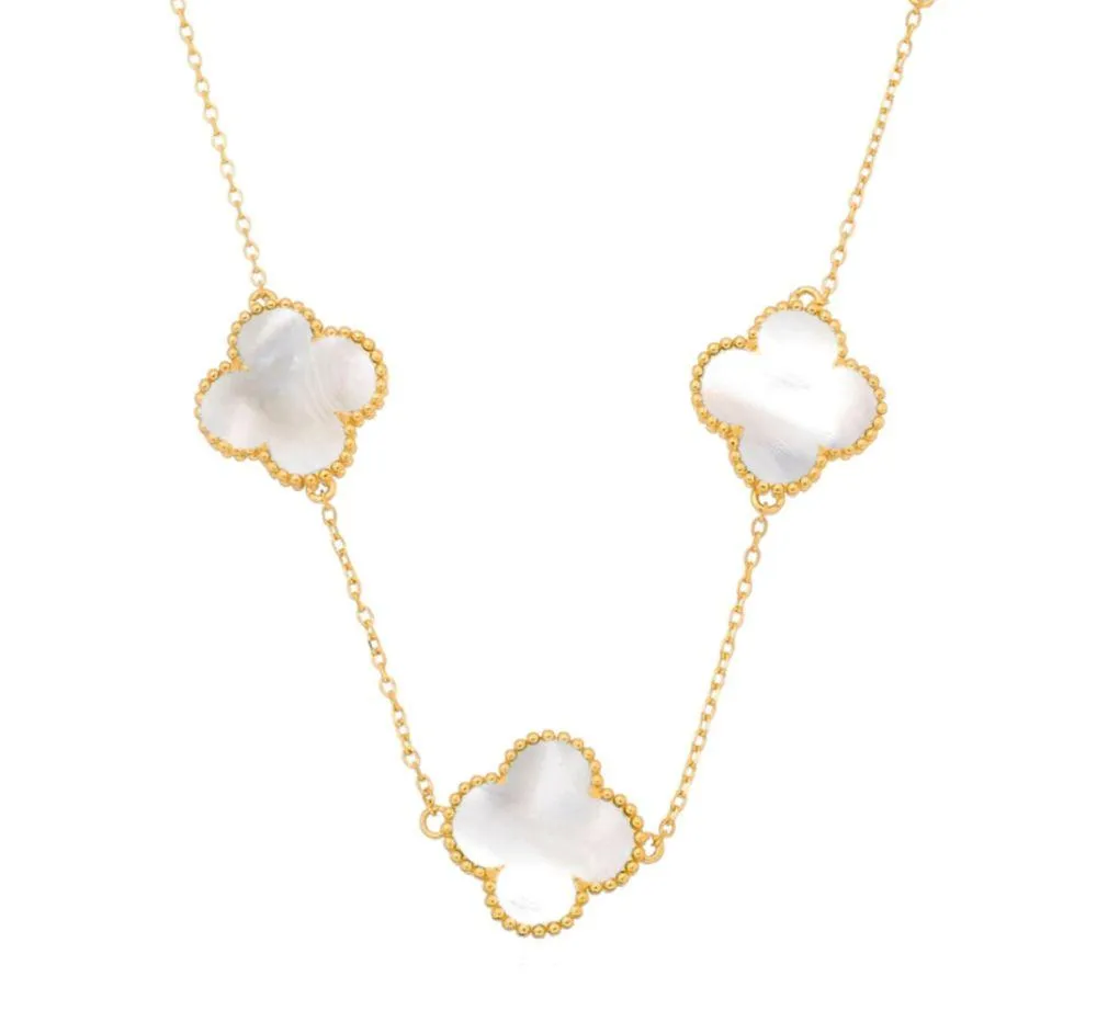 CHOCKER 3 TREVOS PEDRA PRETA FOLHEADO EM OURO