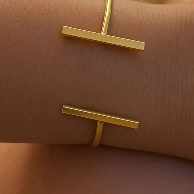 BRACELETE COM HASTER BANHADO A OURO 18K