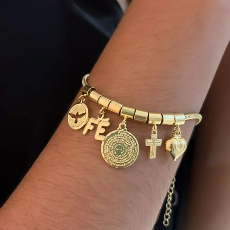 PULSEIRA COM BERLOQUES RELIGIOSOS FOLHEADO EM OURO 18K